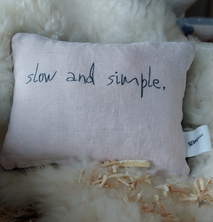 pure. affirmation Zirbenkissen | slow and simple.