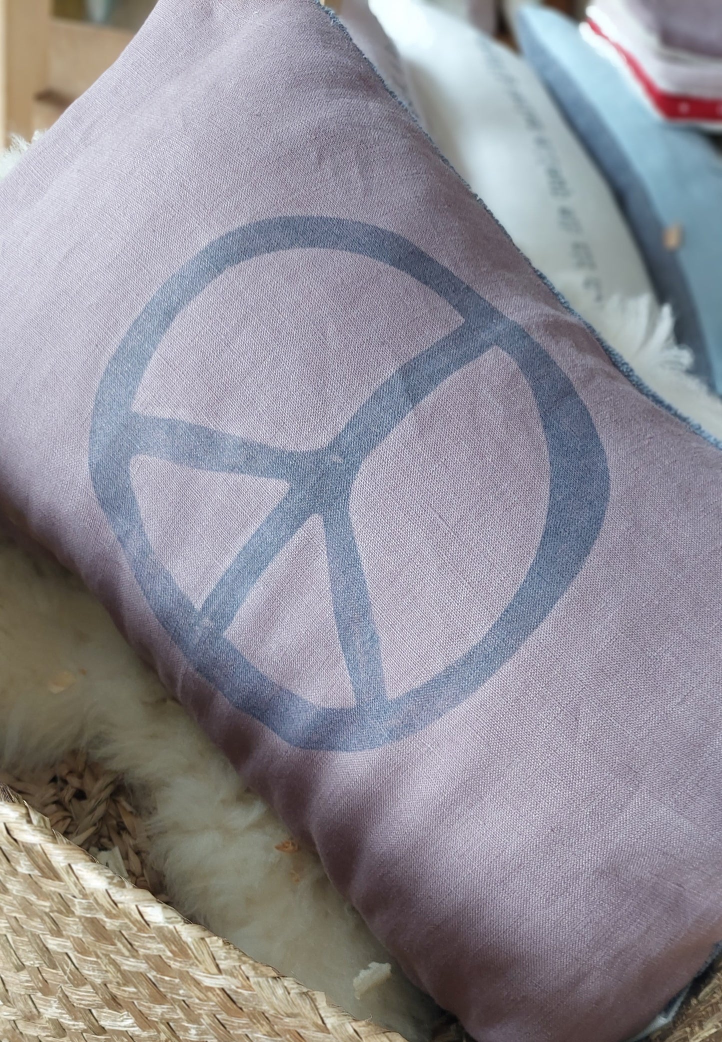 pure. affirmation Zirbenkissen | peace (Zeichen)