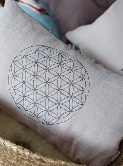 pure. affirmation Zirbenkissen | lebensblume (Motiv)