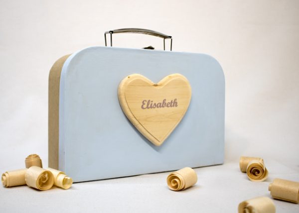 Geschenkkoffer mit Namen - Motiv Herz - Farbe blau - 2
