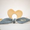 Greifling mit Namen aus Zirbenholz - Motiv Herz - Farbe blau - 2