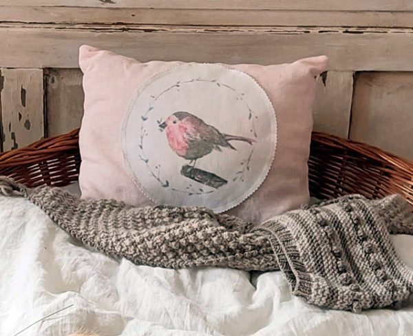 Kissen mit Namen aus Leinen mit Zirbenholz Füllung - Groß - Motiv Vogel - Farbe rosé / rosa